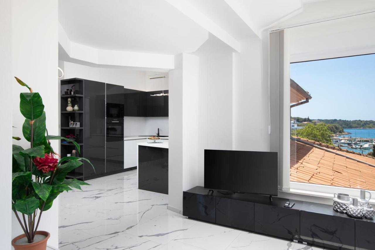 Pjescana Uvala Sea View Apartment Екстериор снимка