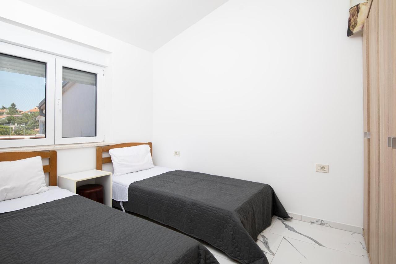 Pjescana Uvala Sea View Apartment Екстериор снимка