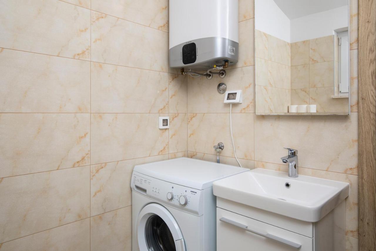Pjescana Uvala Sea View Apartment Екстериор снимка