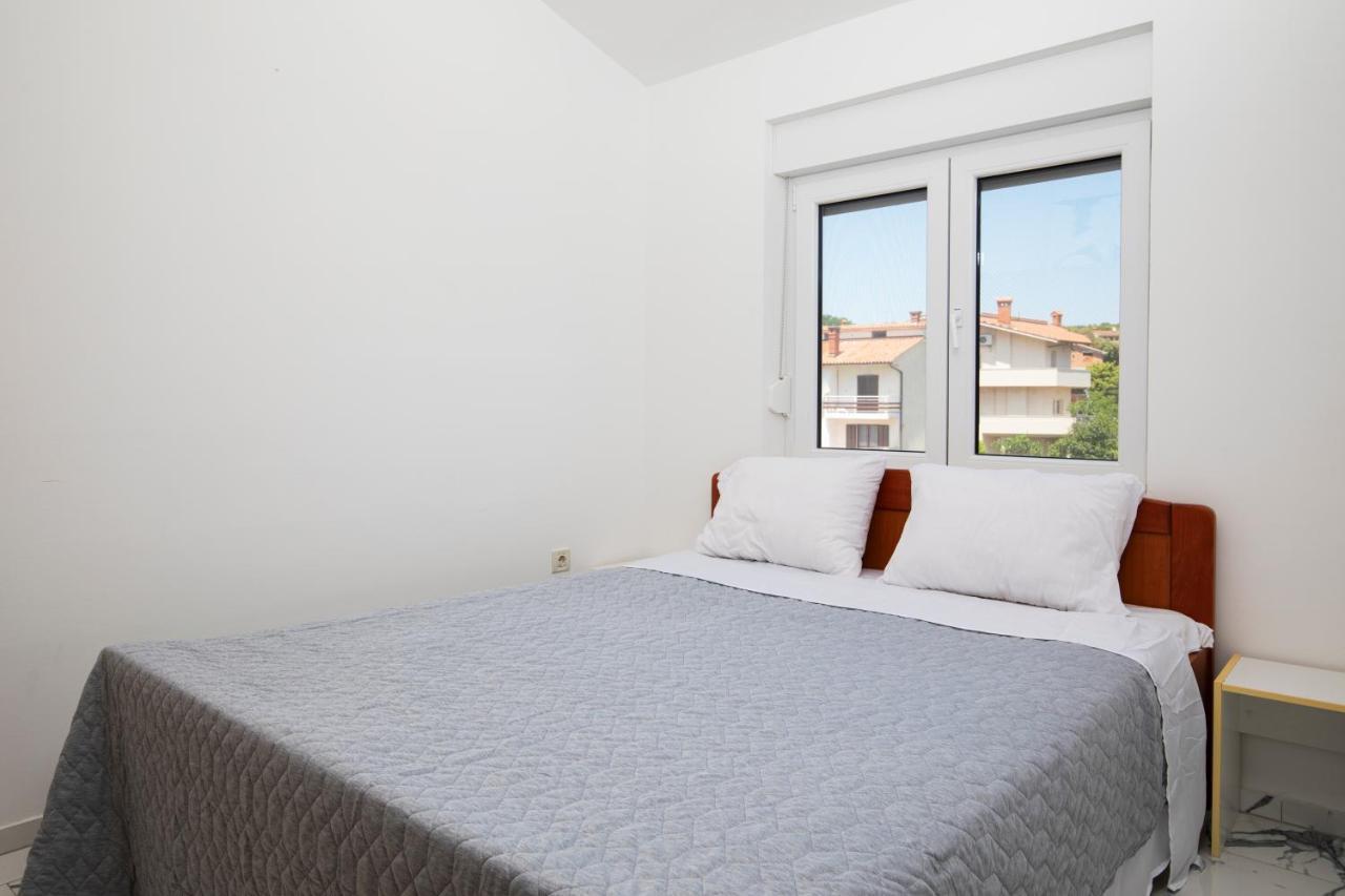 Pjescana Uvala Sea View Apartment Екстериор снимка
