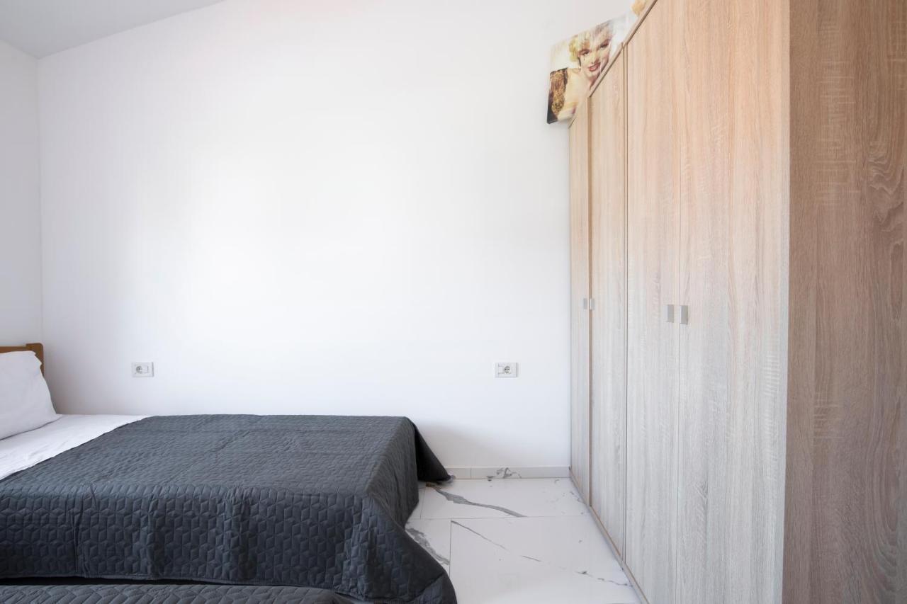 Pjescana Uvala Sea View Apartment Екстериор снимка
