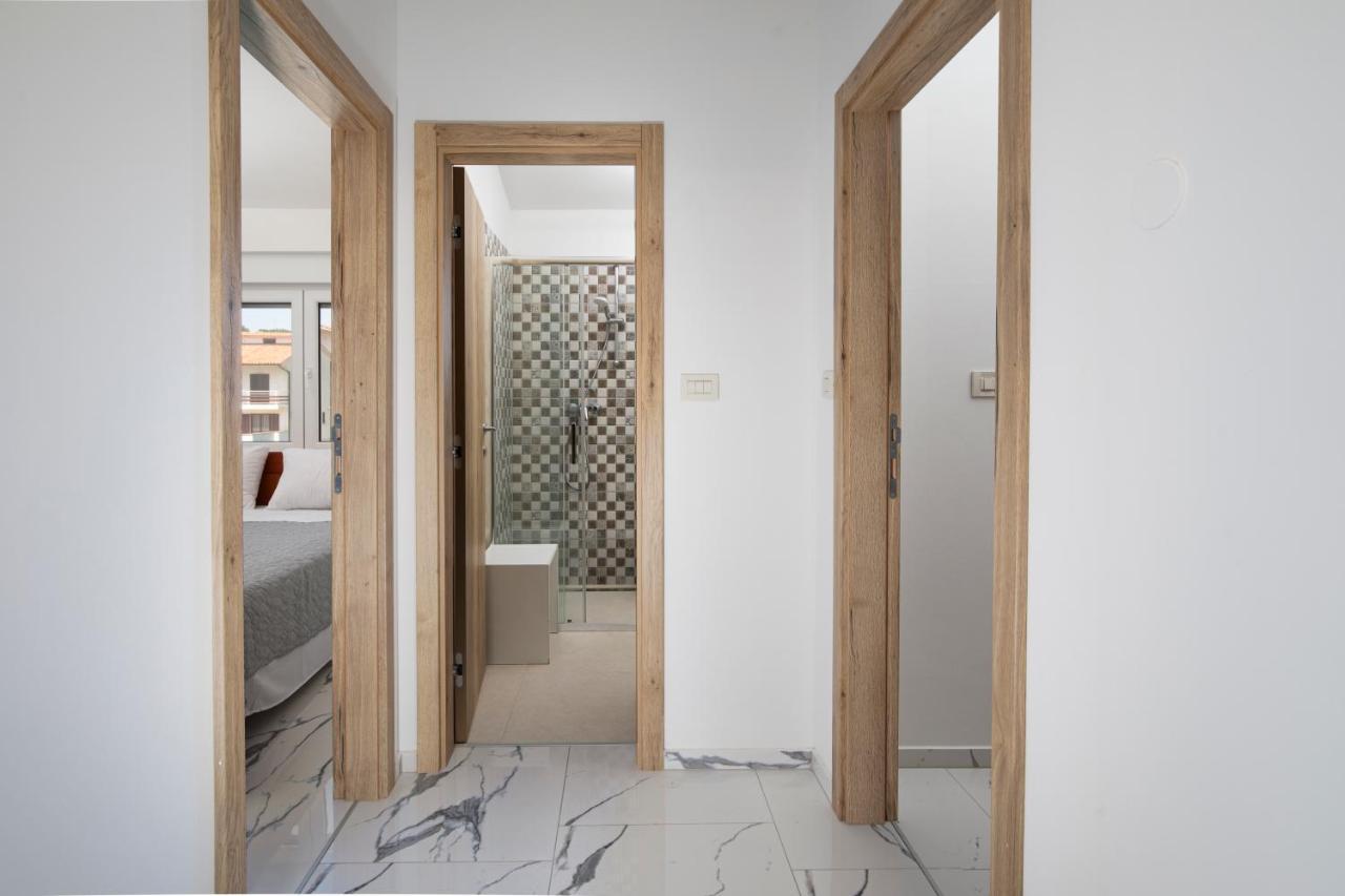 Pjescana Uvala Sea View Apartment Екстериор снимка
